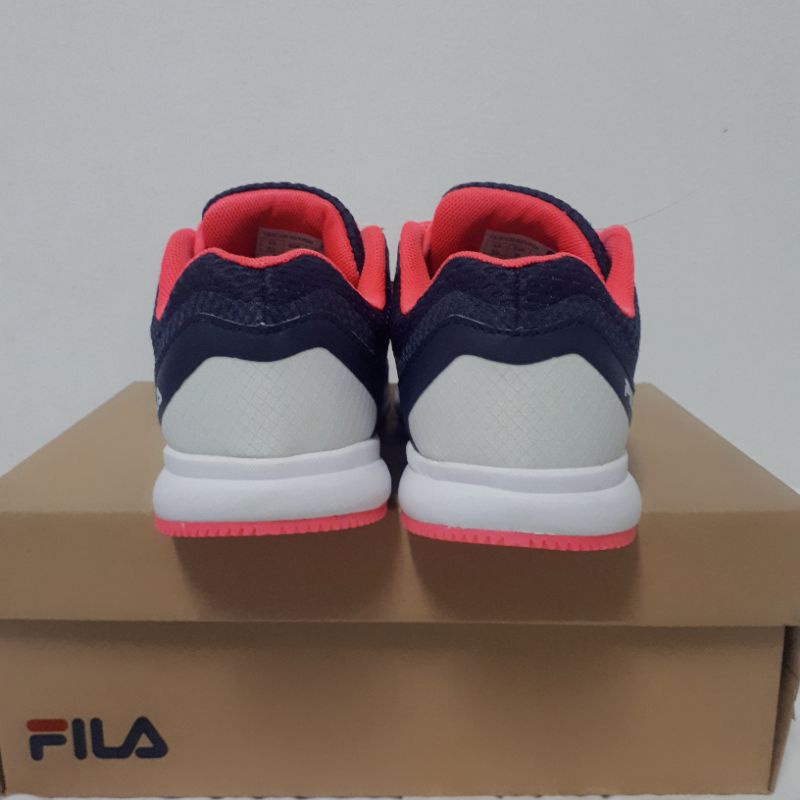 รองเท้ากีฬา FILA (ฟีล่า)