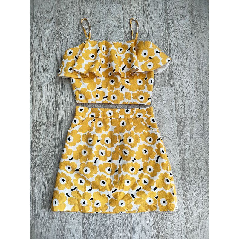 ชุดเซ็ทดอกไม่ สีเหลือง สวยน่ารัก Size S ป้าย Maylada