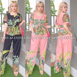 ชุดเซ็ท 2 ชิ้น เสื้อคอเหลี่ยมแขนตุ๊กตาน่ารักมากๆ ลายนกแก้วสวยมากๆ มีลายผูกเอว แกะออกได้มีคู่กางเกงขายาวเอวยางยืดด้านหลัง