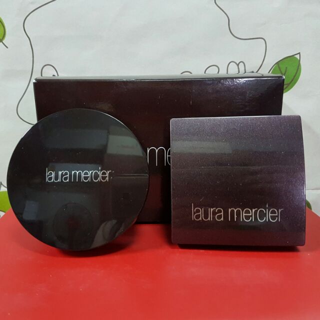 ตลับแป้งเปล่า Laura Mercier