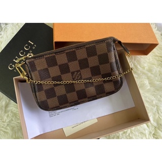 Used Louis Vuitton mini pochette 📌 สอบถามก่อนสั่งซื้อค่ะ