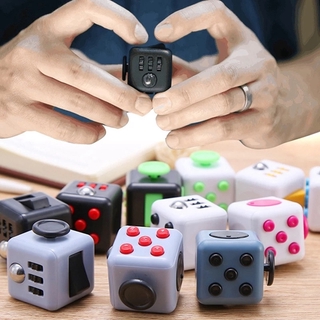 ของเล่น Fidget Gaming Dice พลาสติกสําหรับเด็กผู้ใหญ่เล่นคลายเครียดฝึกสมาธิ