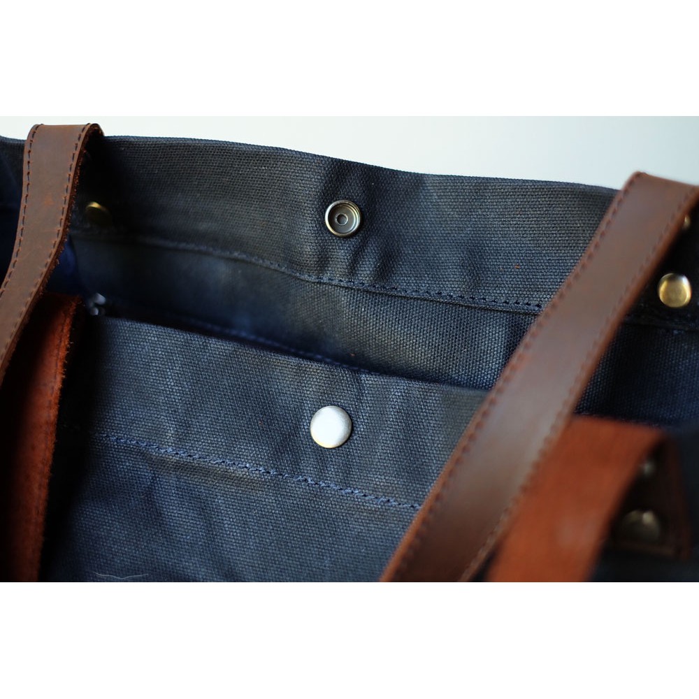 PHUMM กระเป๋าสะพายข้างผ้าแคนวาส รุ่น VALLEY สี NAVY