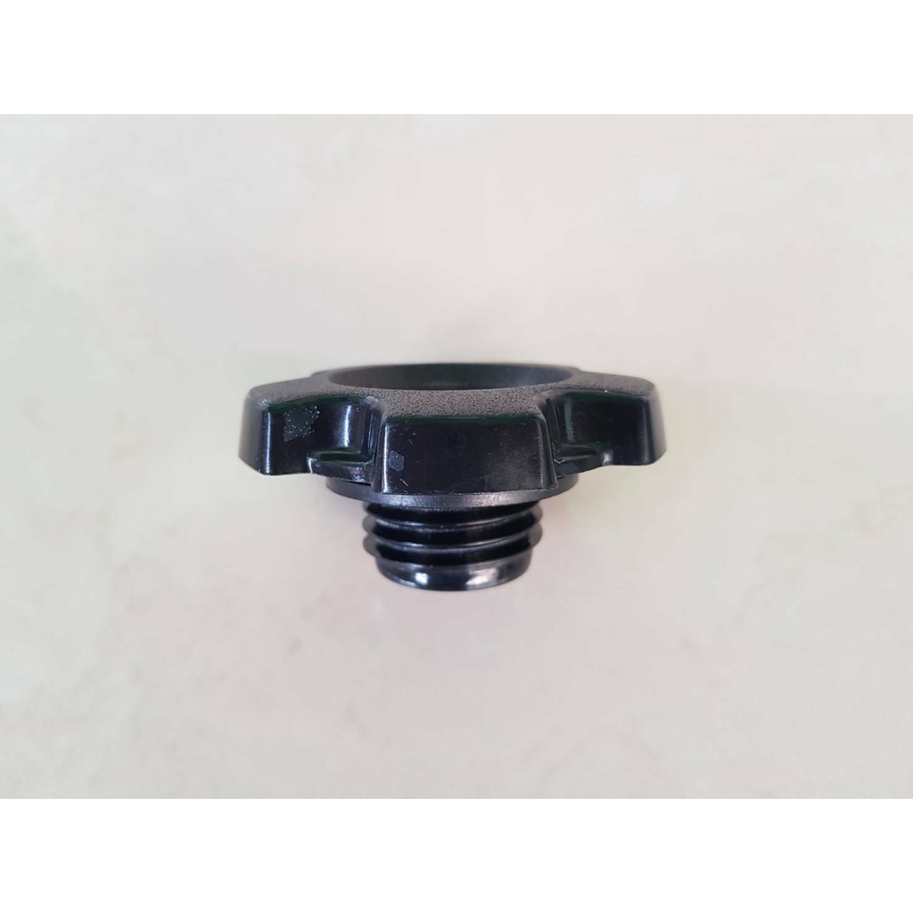 ฝาปิดน้ำมันเครื่อง NISSAN BIG-M BDI,925-993,D22 อันละ 65บาท