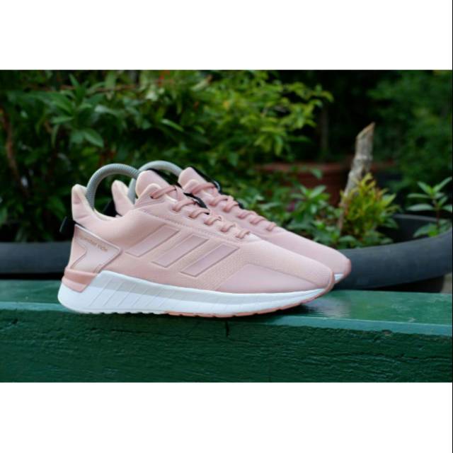 Adidas Questar Ride สําหรับสุภาพสตรี ไซส์ 36-40