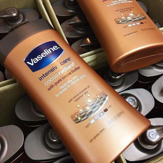 Vaseline  intensive care Cocoa Radiant With Pure Cocoa Butter  ขนาดใหญ่ 600 ML.