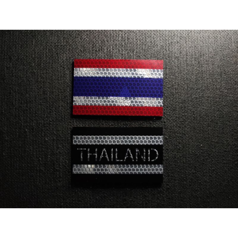 อาร์มธงไทยสะท้อนแสง แบบสีและขาวดำ ขนาด 5*8 cm.