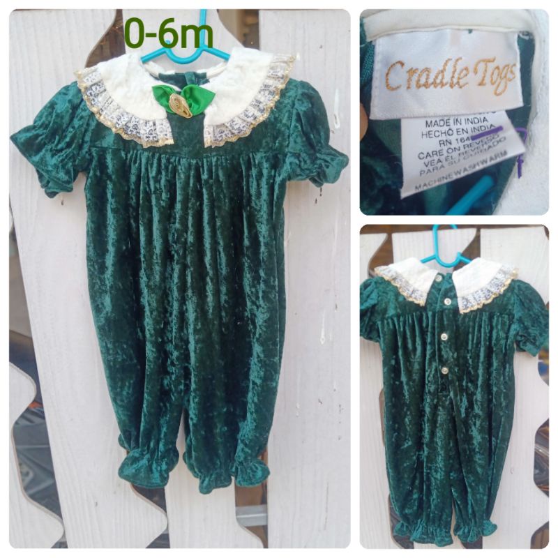 ชุดวินเทจเด็ก 0-6 เดือน  ผ้ากะมะหยี่ made in india   สภาพ95% ราคา 499บ.