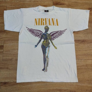 เสื้อยืดอินเทรนด์ผู้ชายอินเทรนด์ผู้หญิงNIRVANA IN UTERO 1993 ลายเสื้อวง เสื้อวงเนอร์วานา เสื้อวงลายปีกนางฟ้าS-3XL