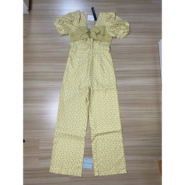 ชุดจั๊มยาว ลายดอก สีเหลือง จากร้าน Jidapa Style ไซส์ M ของใหม่ป้ายห้อย งานป้าย Nittaya