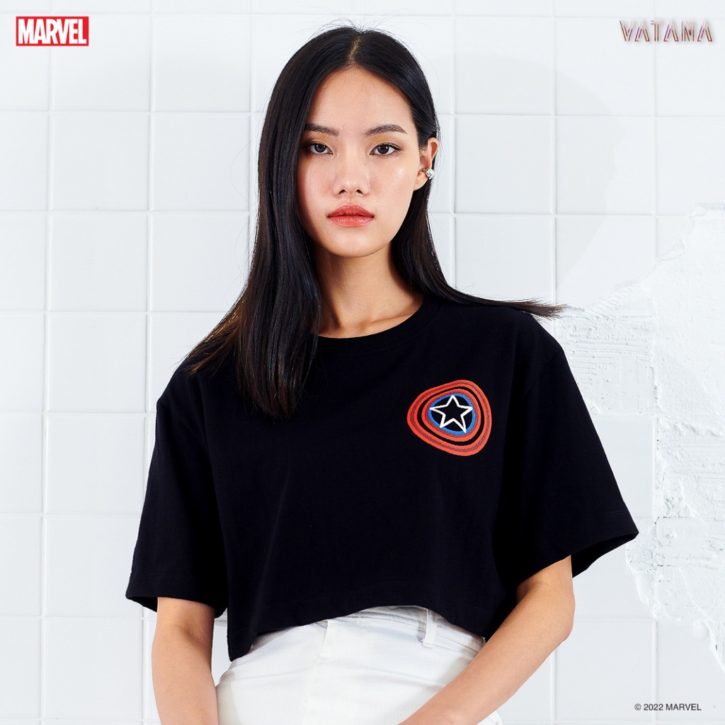 VATANA - เสื้อครอปผู้หญิงสีดำพิมพ์ลาย CAPTAIN AMERICA ลิขสิทธิ์ MARVEL