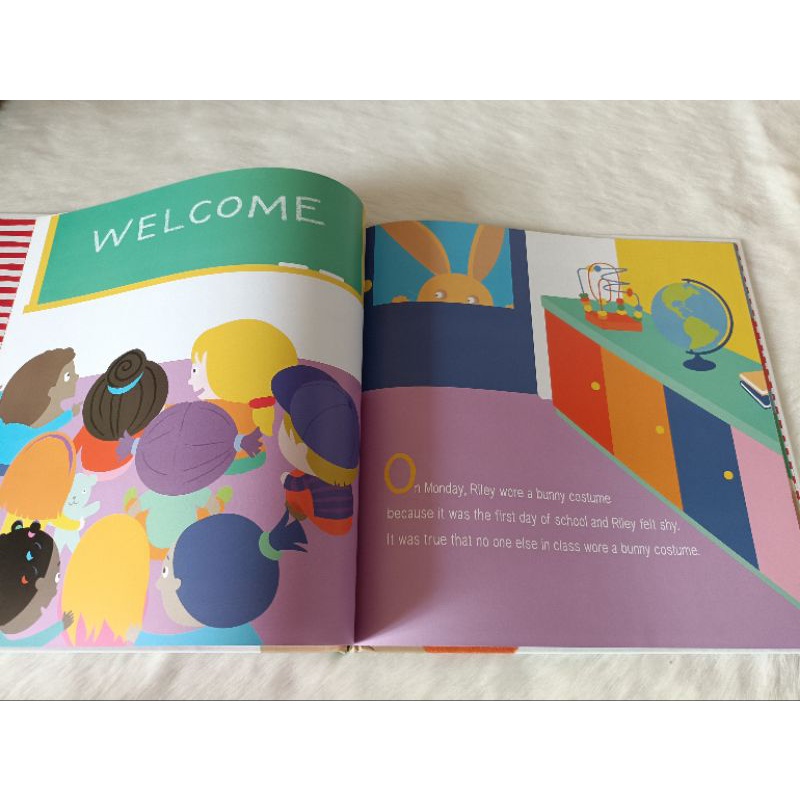Hardcover นิทานภาษาอังกฤษ What Riley Wore bbforkids ThaiPick