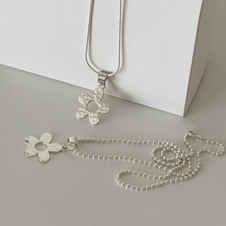 Your wishlist :  Rough Flower necklace silver925 / สร้อยคอเงินแท้ ห้อยจี้ดอกไม้