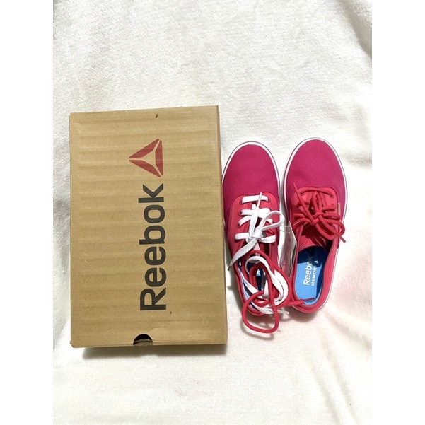 รองเท้าผ้าใบ Reebok🔼