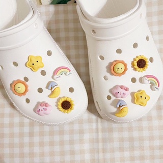 ใหม่ ตัวติดรองเท้า Crocs Jibbitz ลายก้อนเมฆ ดาว สีขาว สีรุ้ง Diy อุปกรณ์เสริม