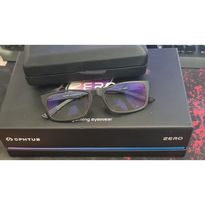 แว่นกรองแสง : Ophtus zero / Retina Amber