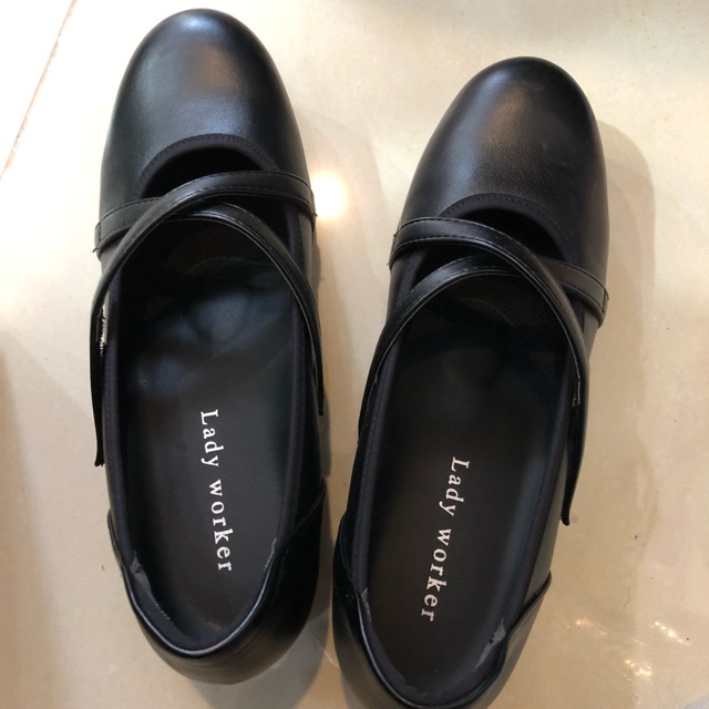 รองเท้าคัชชูหนังแท้สีดำผู้หญิงใส่ทำงาน ไซส์ 40-41 มือสองสภาพดีมาก