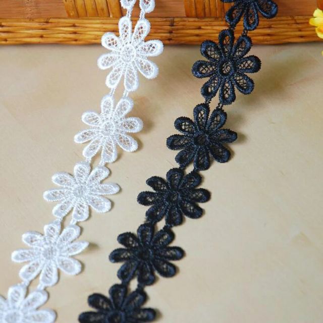 ลูกไม้ผ้า ขนาดดอก 2.ซม. มี 5 สี