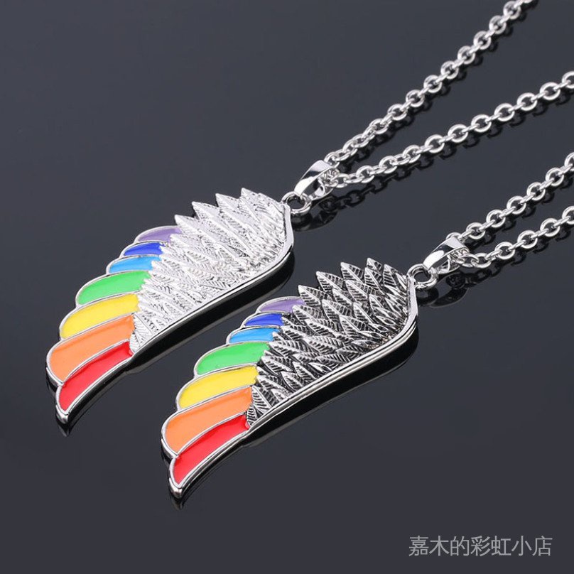 สร้อยคอดีไซน์สายรุ้งสีแดง กับปีกแบบสายรุ้ง สำหรับทั้งผู้ชายและผู้หญิง พร้อมลายเซ็นต์ 97JD