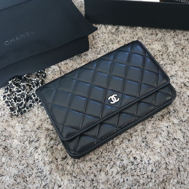 Chanel Classic wallet on chain Holo 27