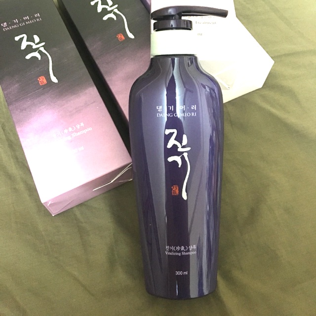 DAENG GI MEO RI VITALIZING SHAMPOO แดงกีมอรี ไวทัลไลซิ่ง แชมพู