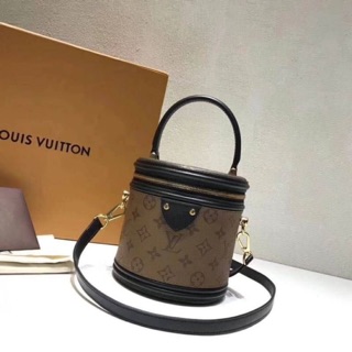 ❌Sale2990ใบเดียวครับ❌Louis Vuitton Cannes (Hiend) 📌size 15 cm. 📌 📌สินค้าจริงตามรูป เนื้องานสวยงาม หนังแท้ 📌ถุง