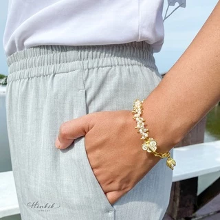สร้อยข้อมือ ดอกรัก ลงอีนาเมล ประดับด้วย ไข่มุก มุกแท้ Bracelet Crown Flower with enamel & Pearl