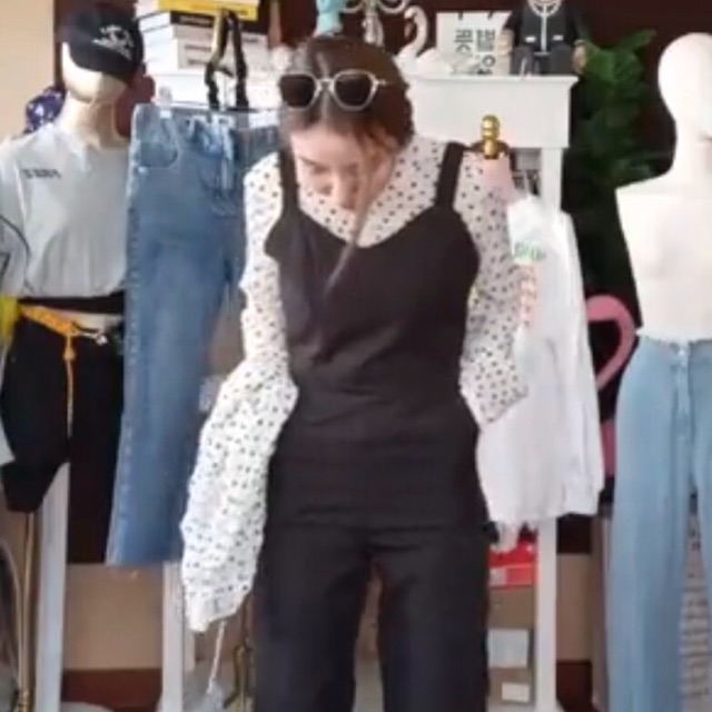 ชุดเอี๊ยมดำ พร้อมชีฟอง ใส่แยกได้ มือ1 ถูกมาก แยกใส่ได้ค่ะ x2market closet