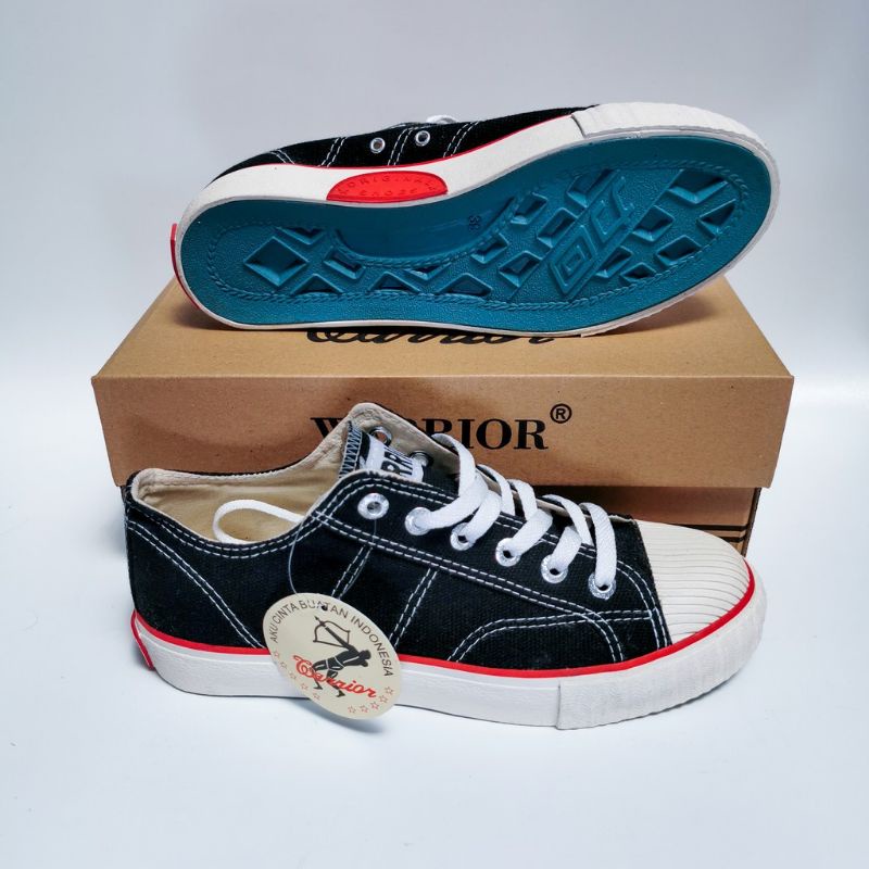 /WARRIOR Classic LOW Black White Shoes - WARRIOR ของแท้ 100%