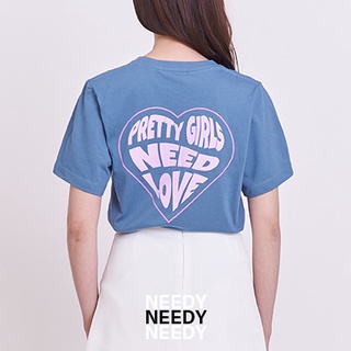 เสื้อยืดพิมพ์ลายหัวใจ PRETTY GIRL NEED LOVE สีธันเดอร์