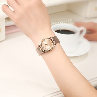 แหล่งขายและราคาWWOOR นาฬิกาข้อมือ กันน้ำ สไตล์เกาหลี สำหรับผู้หญิง พร้อมกล่องของขวัญ - 8852อาจถูกใจคุณ