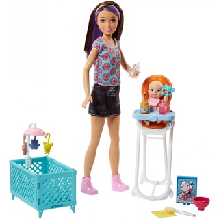 Barbie Skipper Babysitters Inc. ตุ๊กตาบาร์บี้ พี่เลี้ยงเด็กทารก และชุดอุปกรณ์ ป้อนอาหารและเปลนอน รุ่น FHY98