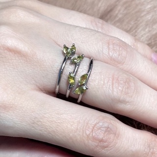 Platinum plated sterling silver bamboo ring แหวนเงิน รูปรั้วไม้ไผ่ พลอยธรรมชาติ peridot (เพอริโด)