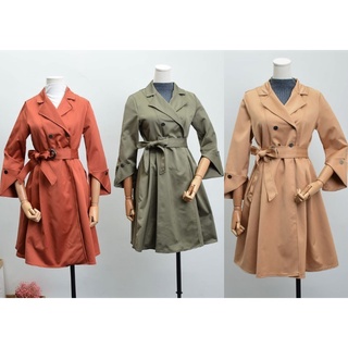 (พร้อมส่ง)Trench Coat ผ้าดี ทิ้งตัว เนื้อผ้าเงามันสวย ทรงกระโปรง ติดกระดุมแป๊ะด้านหน้า