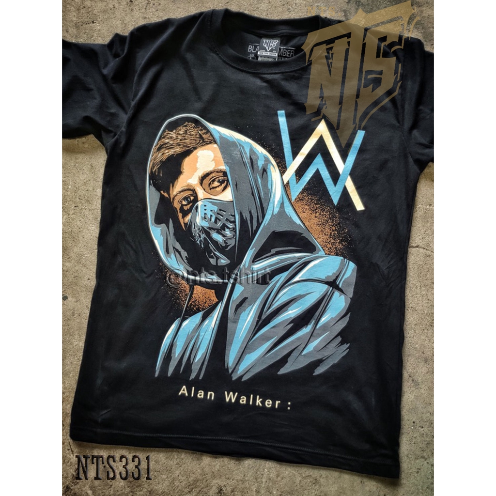 NTS 331 ALAN WALKER เสื้อยืด ลายวงดนตรี ซิลค์สกรีน ผ้าคอตตอนหนานุ่ม ไม่หดไม่ย้วย สีดำ S M L XL XXL