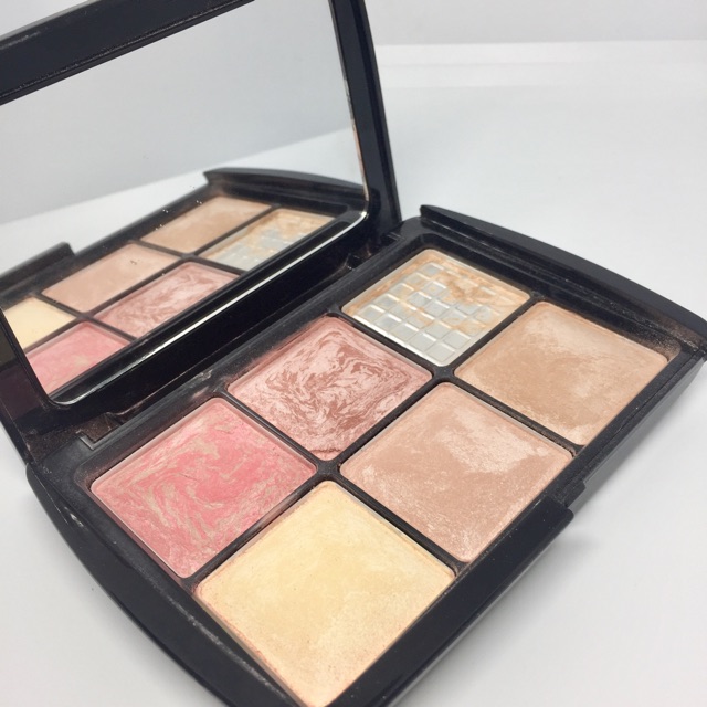 Eity Eight Illuminating Blush Palette