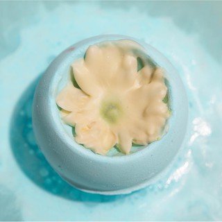 (ของใหม่) Lush Floating Flower Bath Bomb 180g