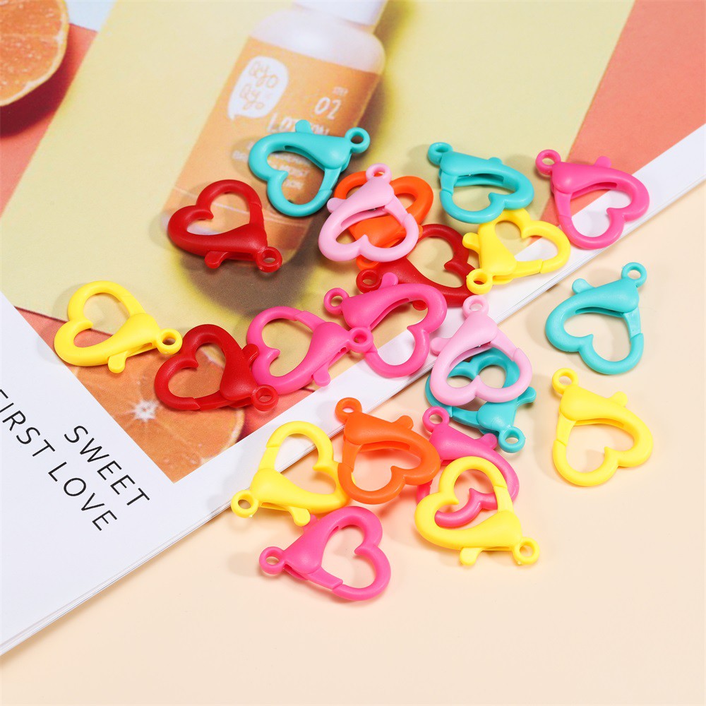 30pcs/pack 35*25mm ตะขอพลาสติกตะขอก้ามปูตะขอก้ามปูรูปหัวใจdiyอุปกรณ์เสริมตะขอ-1