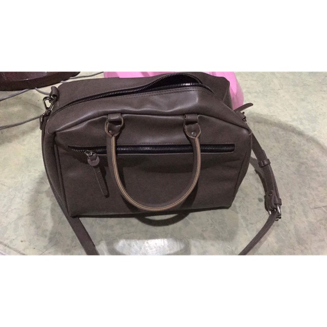 กระเป๋าสะพายข้าง Awarin ส่งต่อราคาน่ารัก ซื้อมา 990