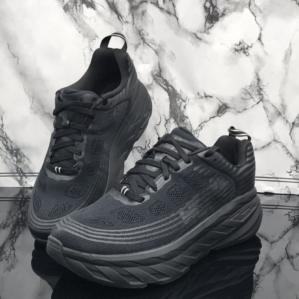 hoka bondi 6 triple black