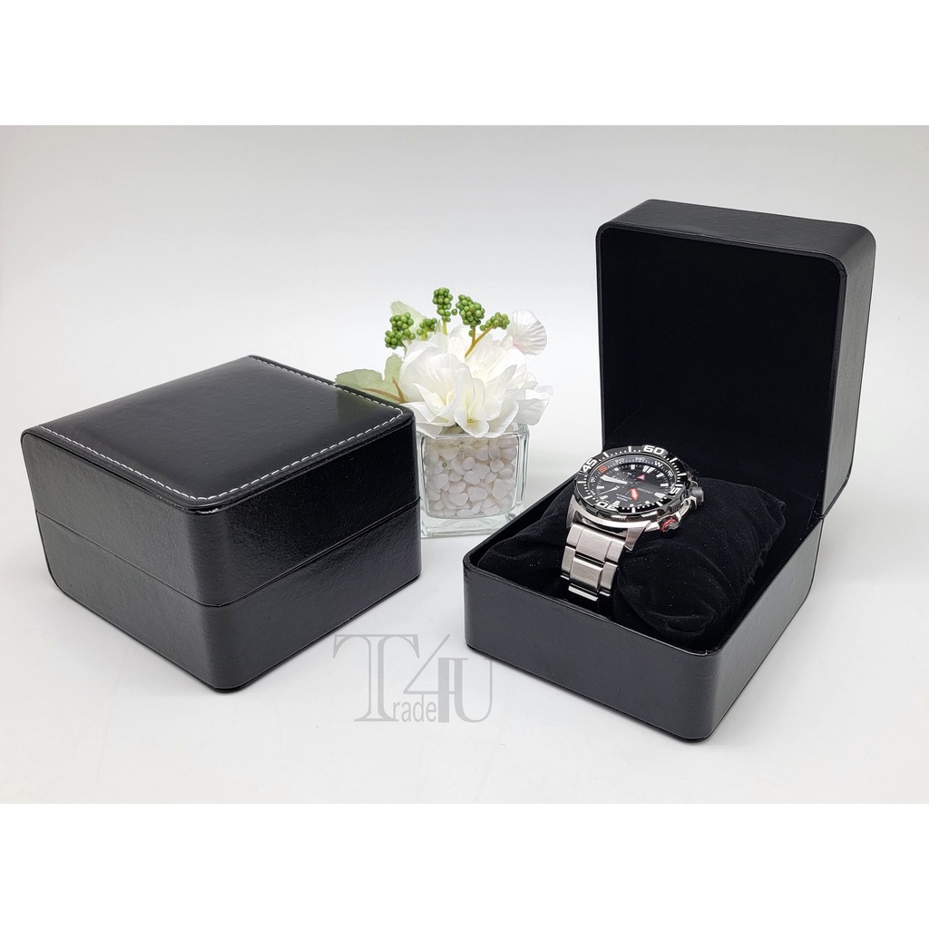 กล่องนาฬิกา พร้อมหมอน รุ่นพรีเมียม W1011 รูปสี่เหลี่ยม หนังเงาสีดำ หมอนดำ ริมเทา