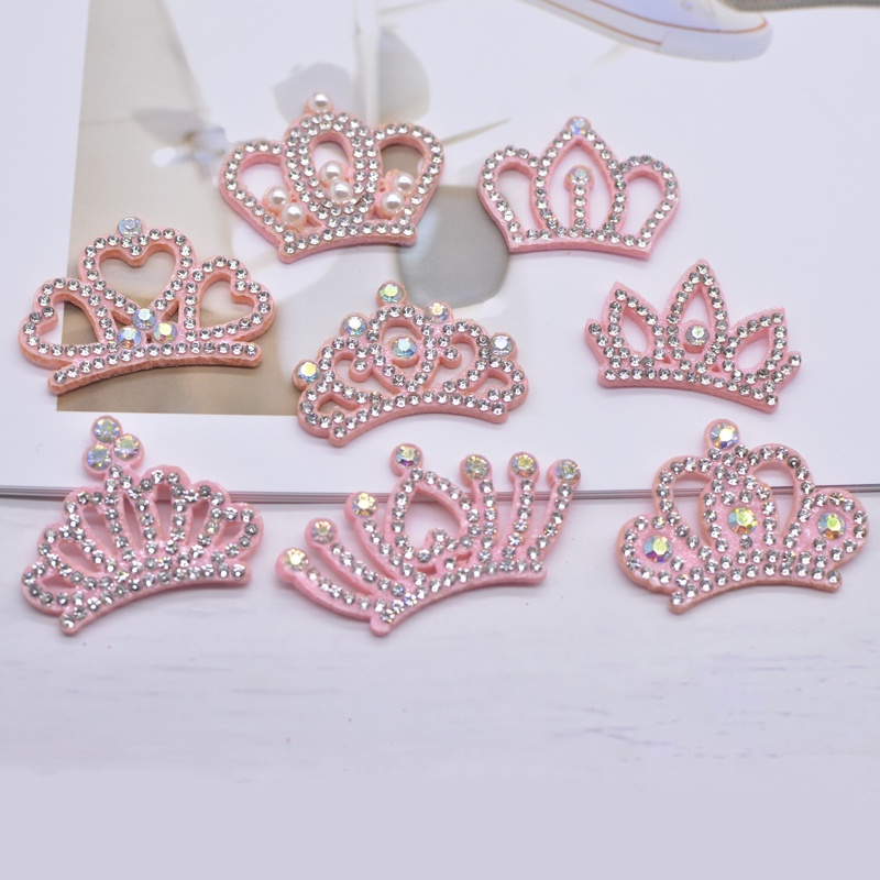 แผ่นแพทช์ รูปมงกุฎ ประดับโบว์ พลอยเทียม หลายสไตล์ สําหรับตกแต่งเสื้อผ้า DIY 15 ชิ้น ต่อล็อต