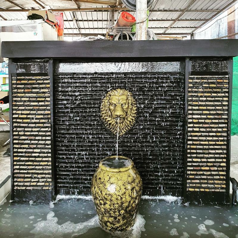 น้ำตก ม่านน้ำหินกาบหัวสิงห์ เพิ่มดีไซน์เสาม่านน้ำทั้งสองข้าง