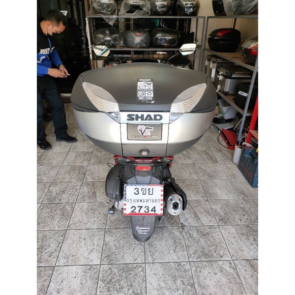กล่องท้ายมอเตอร์ไซค์ Shad SH48