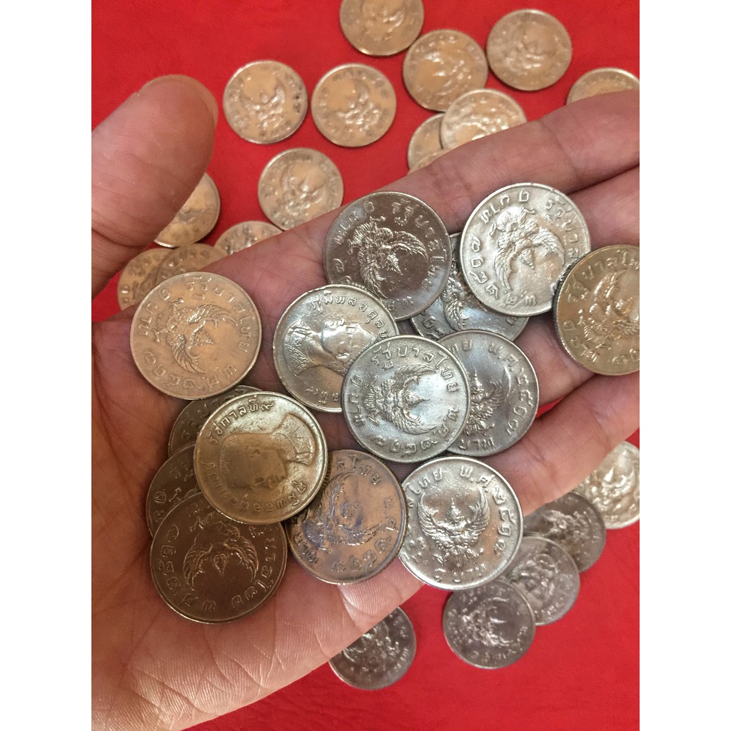 (เหรียญละ 62บาท)(เหรียญครุฑปี 2517)เหรียญครุฑ 1 บาท ผ่านการใช้งาน ขัดเงาสวย ปัจจุบันไม่มีใช้แล้ว