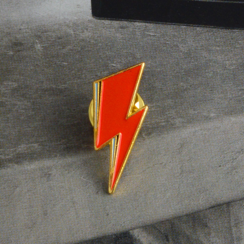 David Bowie แรงบันดาลใจเคลือบ Pin Badge เข็มกลัด Ziggy Stardust Aladdin Sane Lightning Bolt Bowie แฟนของขวัญ