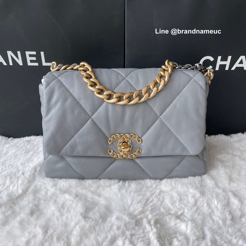 Chanel 19 grey size 26 holo 29