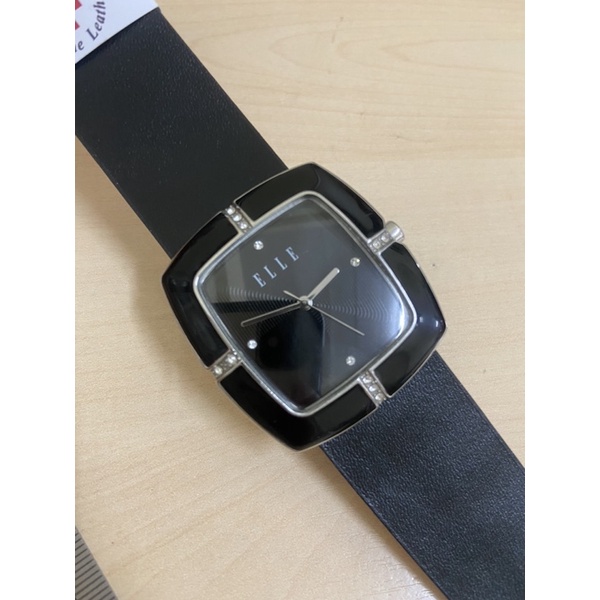 นาฬิกามือสอง ELLE  สายหนังเปลี่ยนใหม่