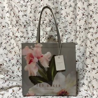 กระเป๋าสะพายยี่ห้อ Ted Baker สภาพดี