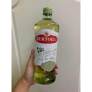 ปลอมคืนเงิน Bertolli Extra Light Olive Oil น้ำมันมะกอกเหมาะที่จะนำไปใช้ประกอบอาหารที่ใช้ความร้อนสูง และการผัด